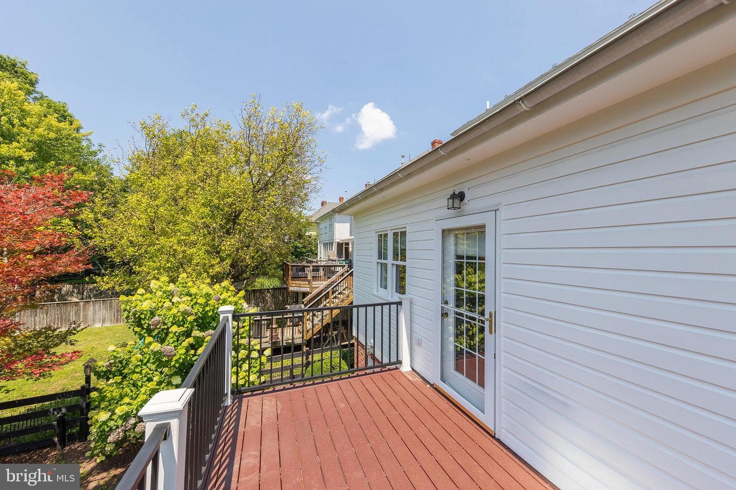 305 Amherst Street photo 11