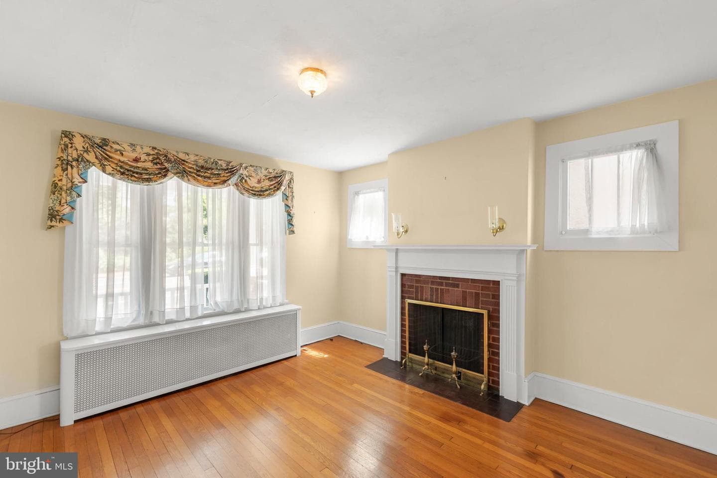 305 Amherst Street photo 8