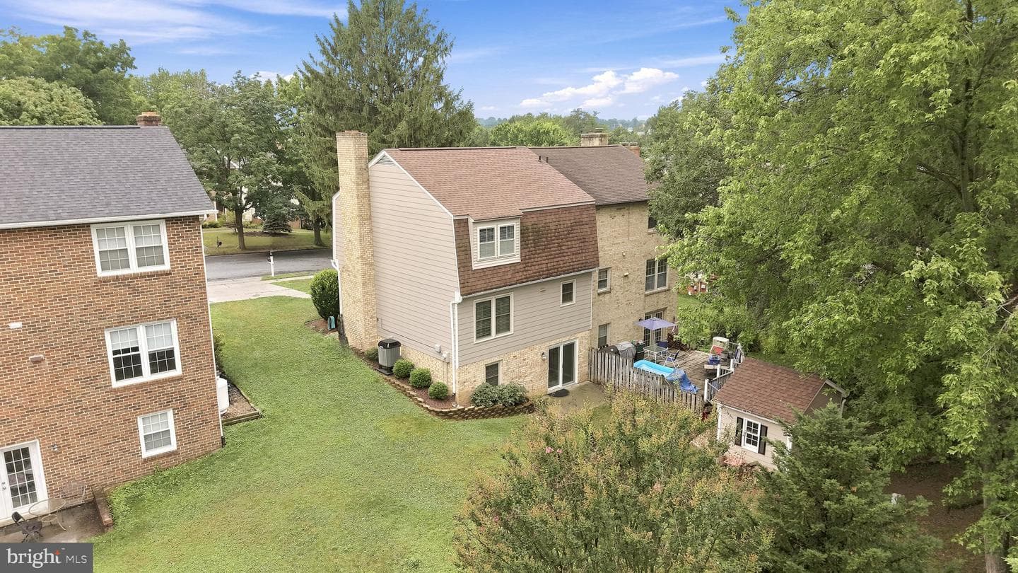 824 Appleseed Court photo 37