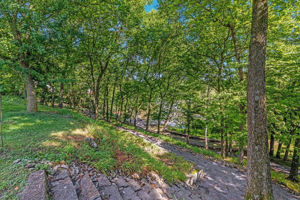 730 Merrimans Lane photo 94