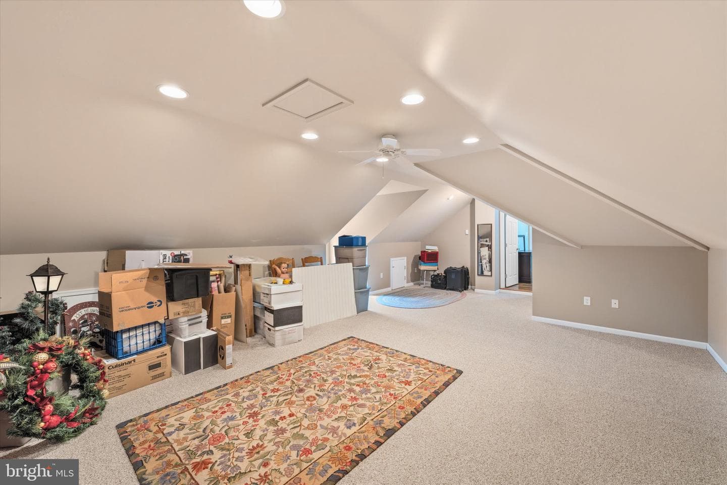 687 Woodland Ave photo 31