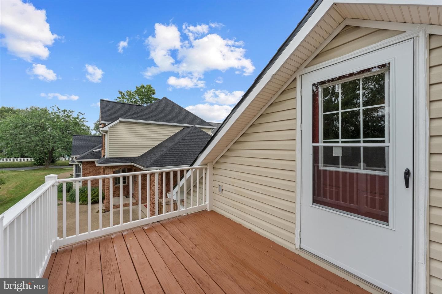 687 Woodland Ave photo 38