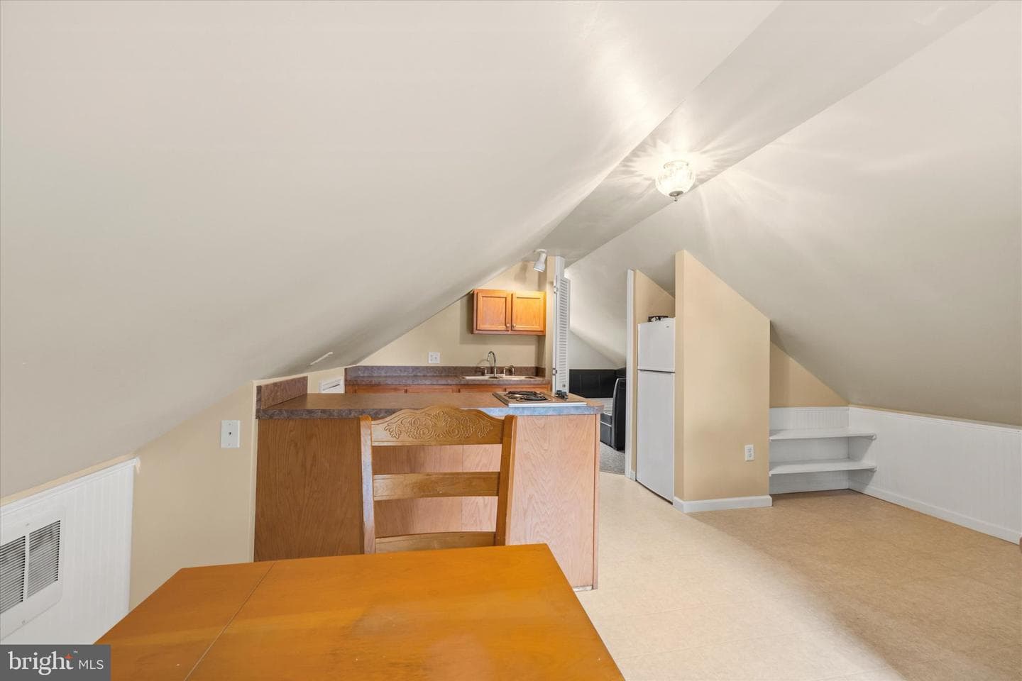 687 Woodland Ave photo 40