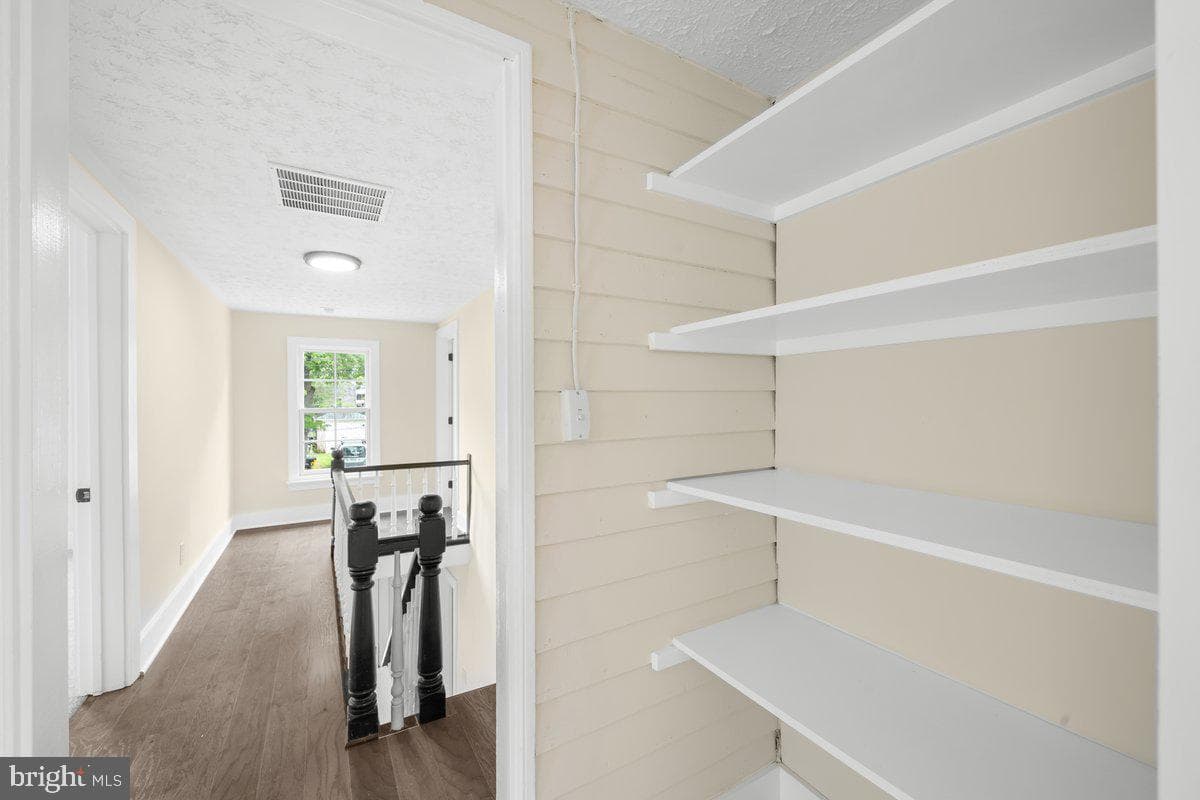 21 E Germain Street photo 12
