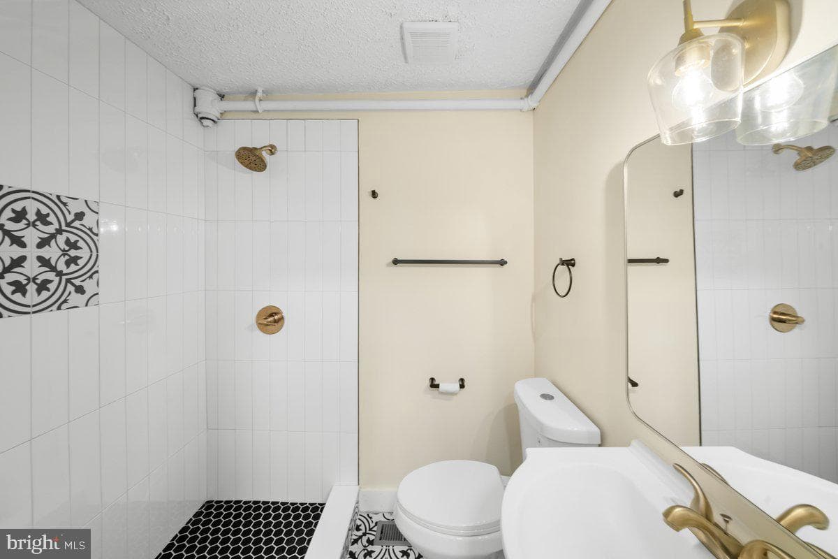 21 E Germain Street photo 21