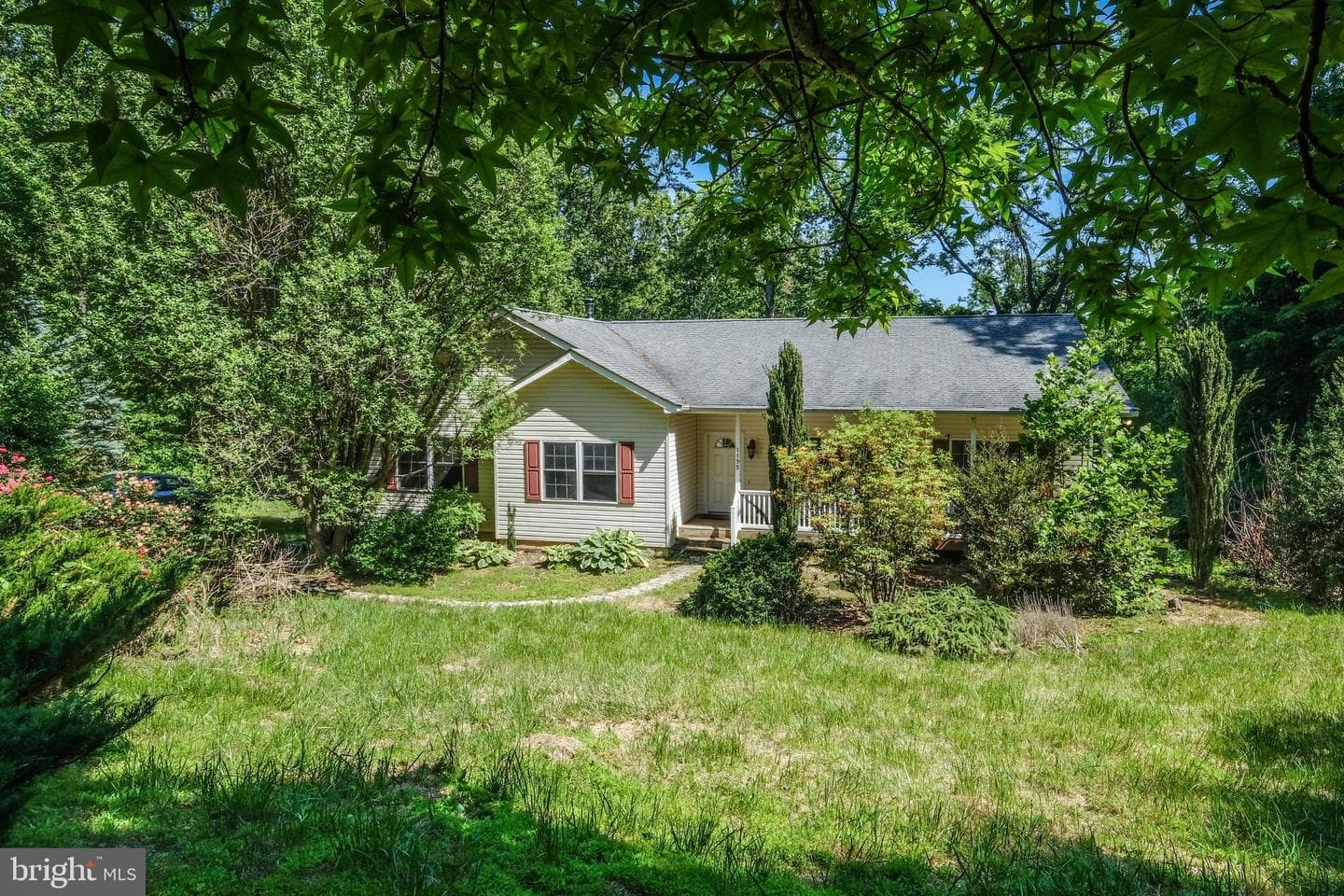 1195 Shangri La Road photo 3