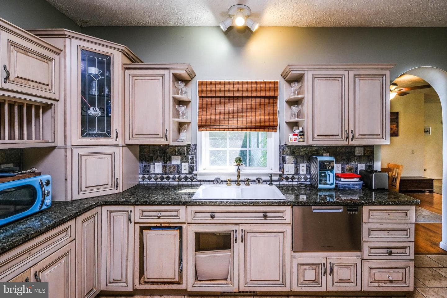 1195 Shangri La Road photo 37