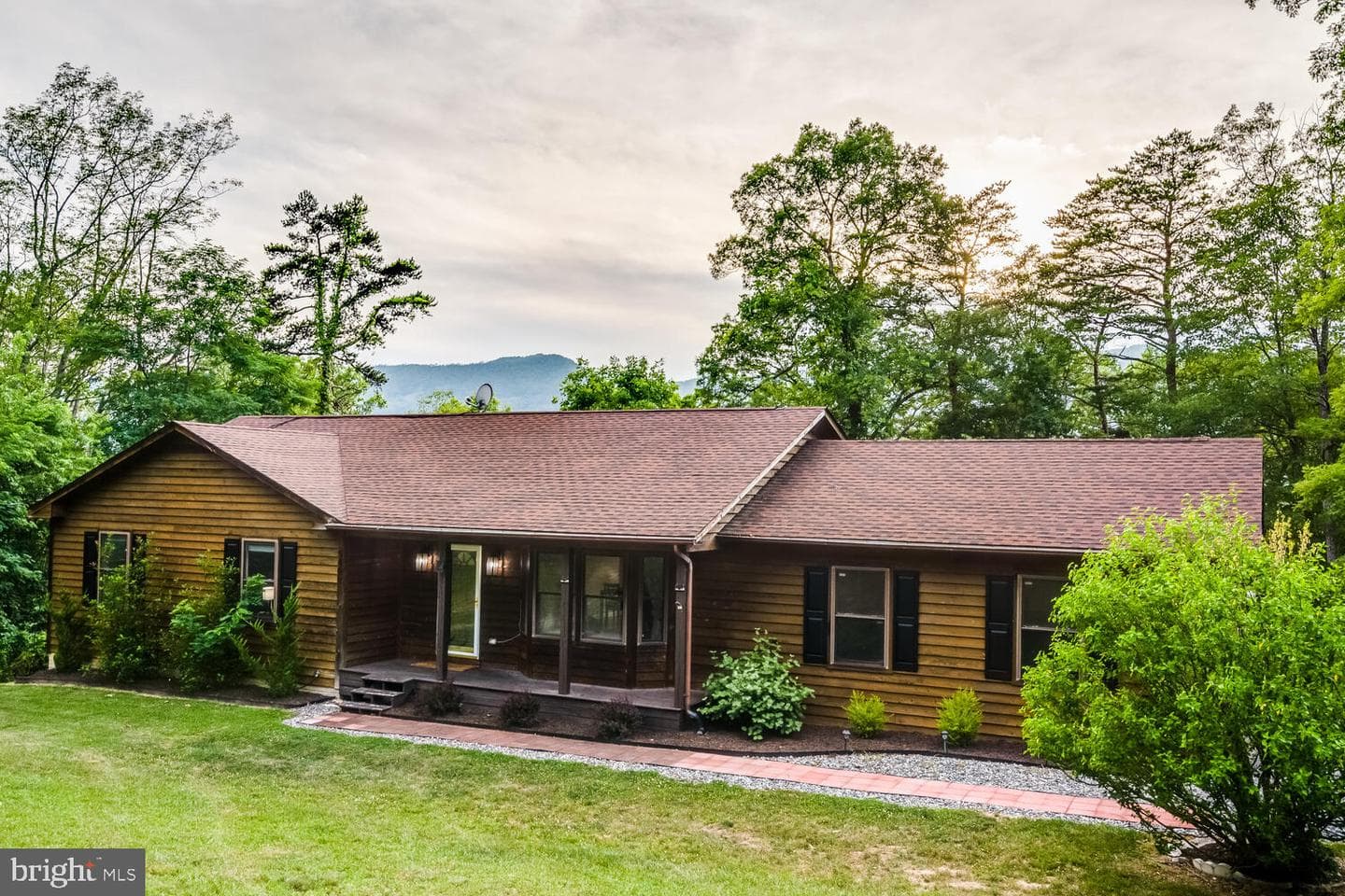 540 Lakeside Drive