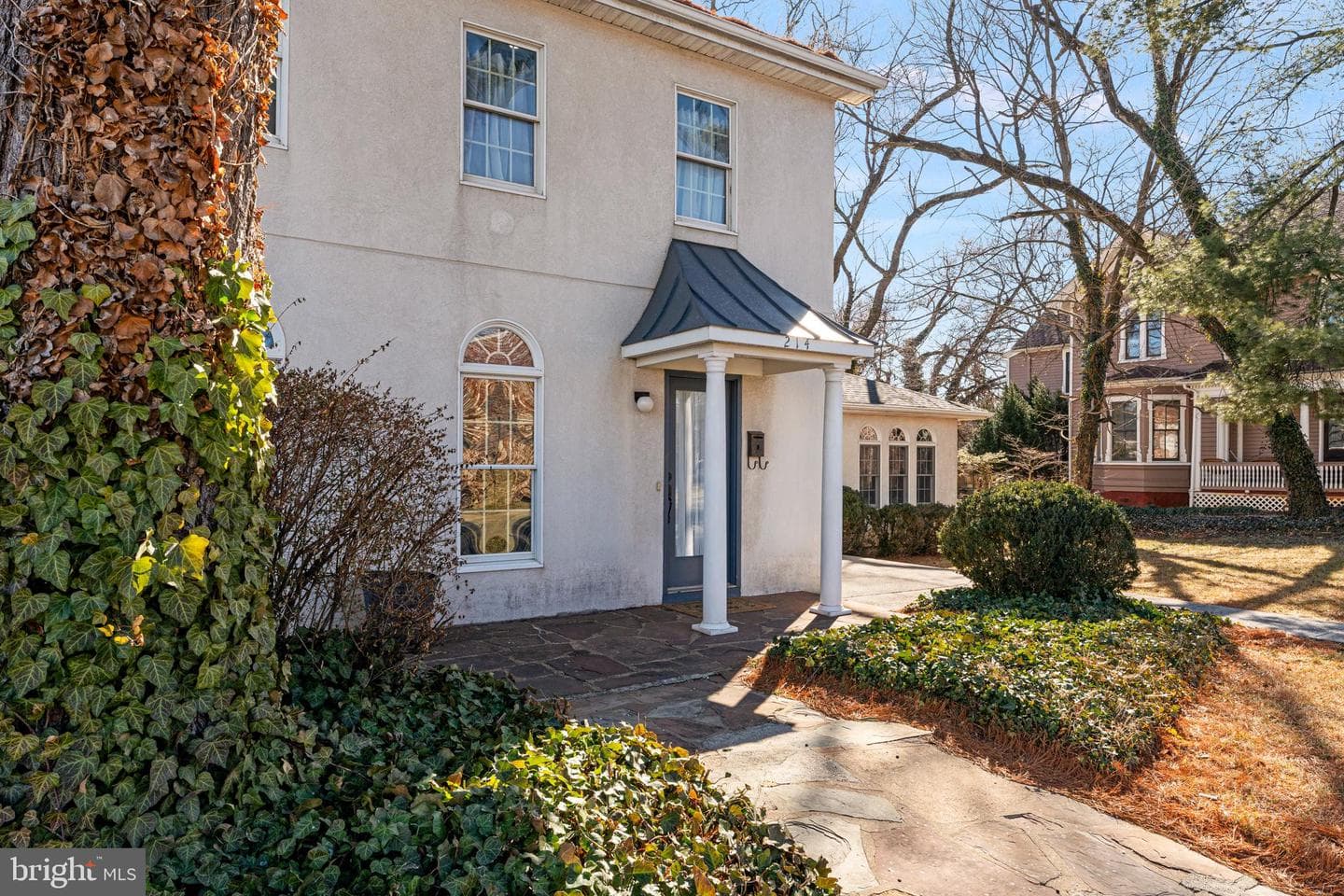214 S Royal Avenue photo 46