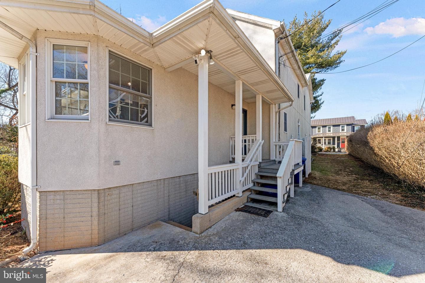 214 S Royal Avenue photo 47