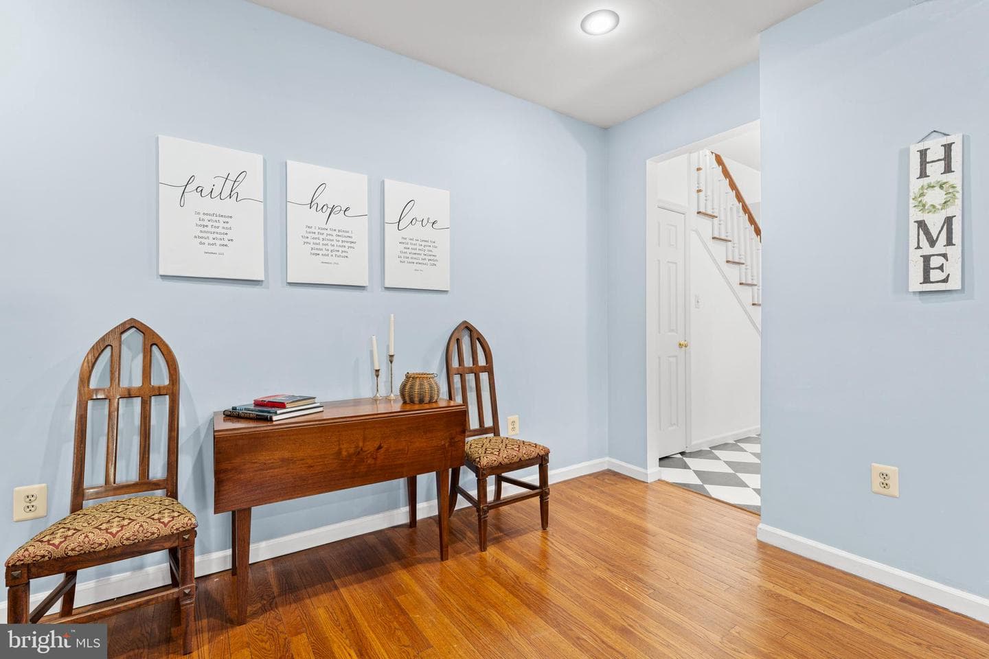 214 S Royal Avenue photo 8