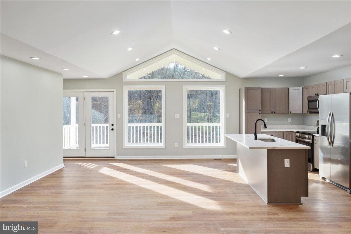 434 Old Oak Lane photo 7
