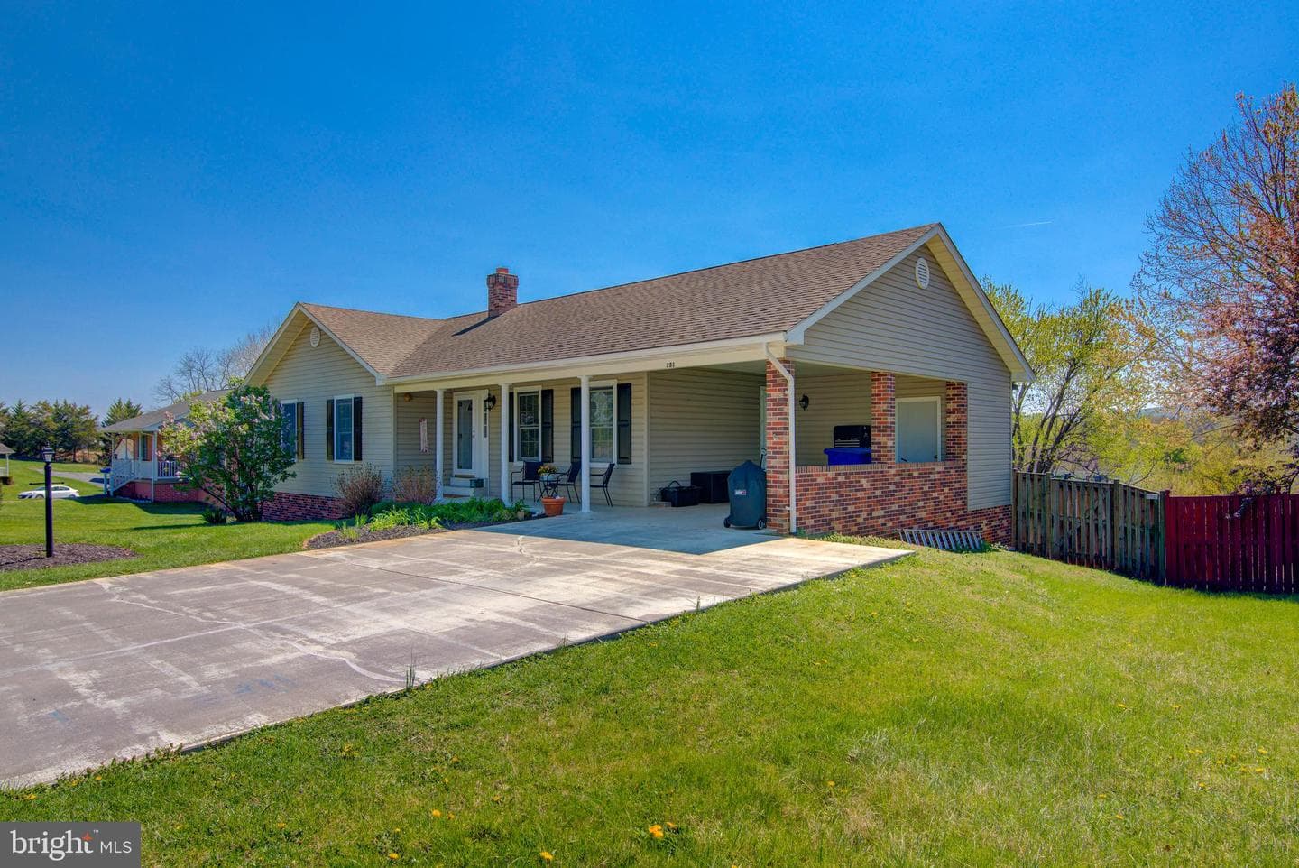281 Creekside Way photo 2
