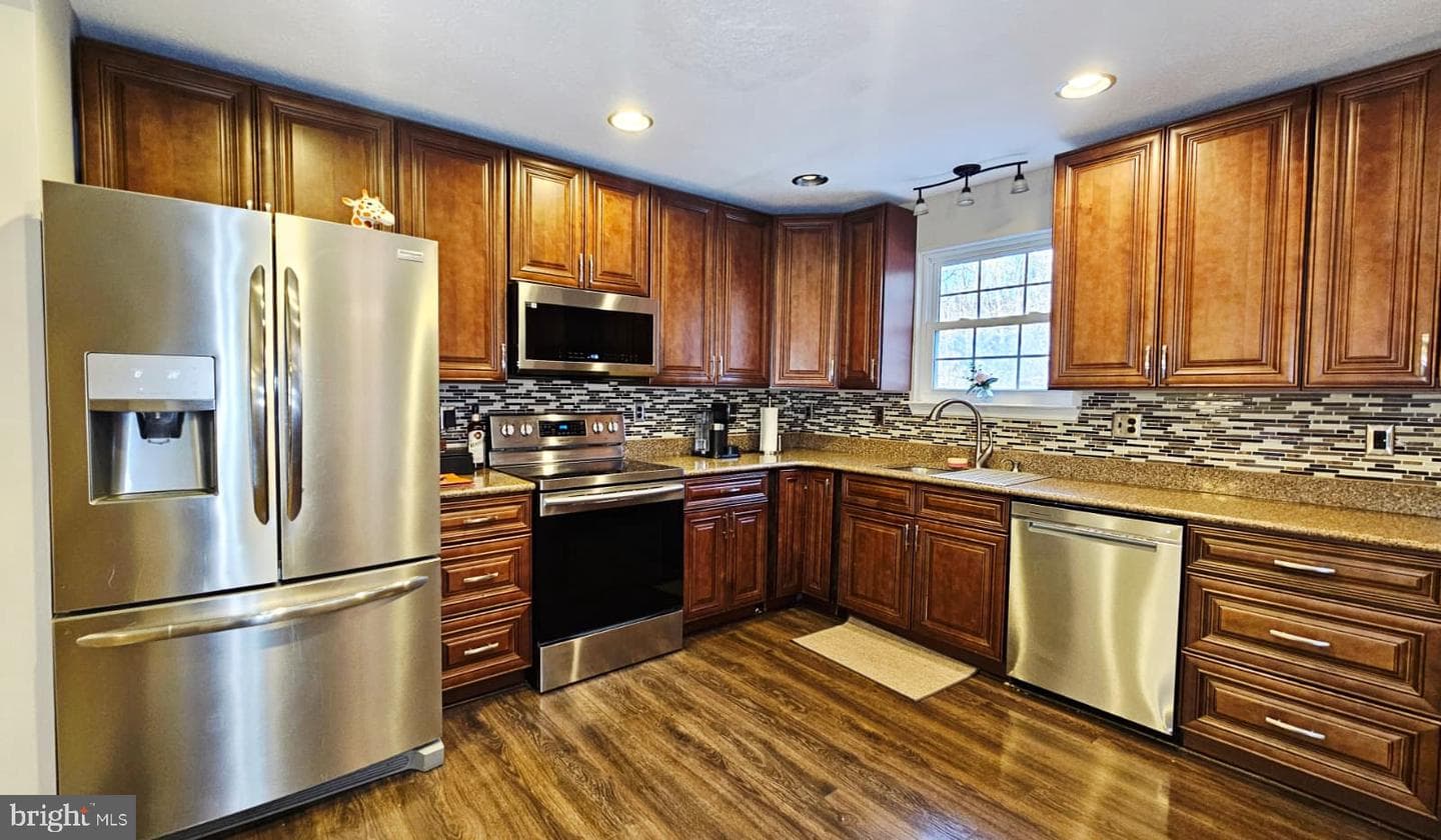 54 Magnolia Drive photo 6