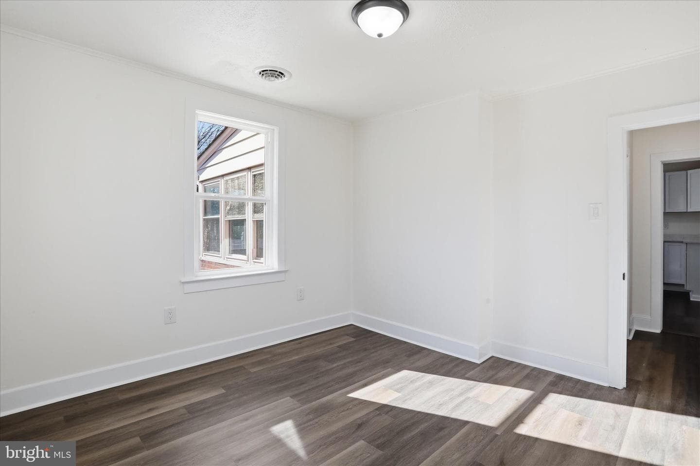 220 Manassas Avenue photo 17