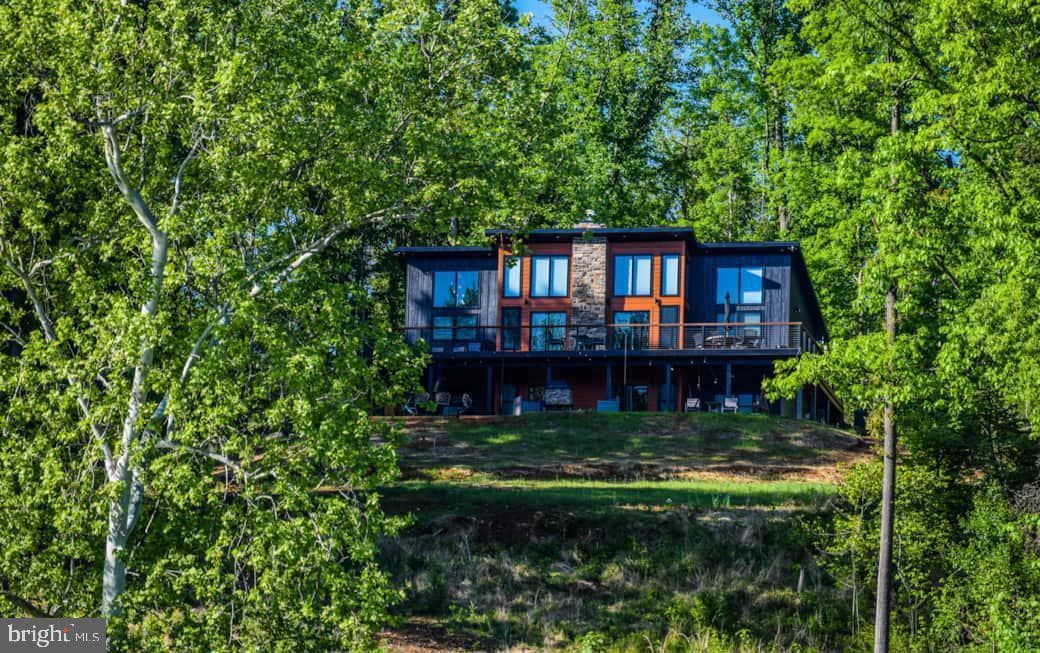 133 Pineview Drive, Front Royal