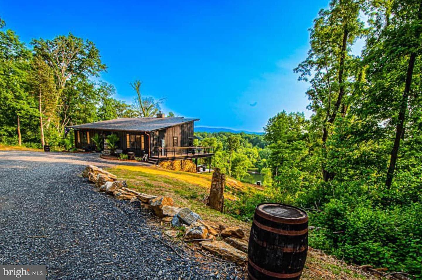 133 Pineview Drive photo 4