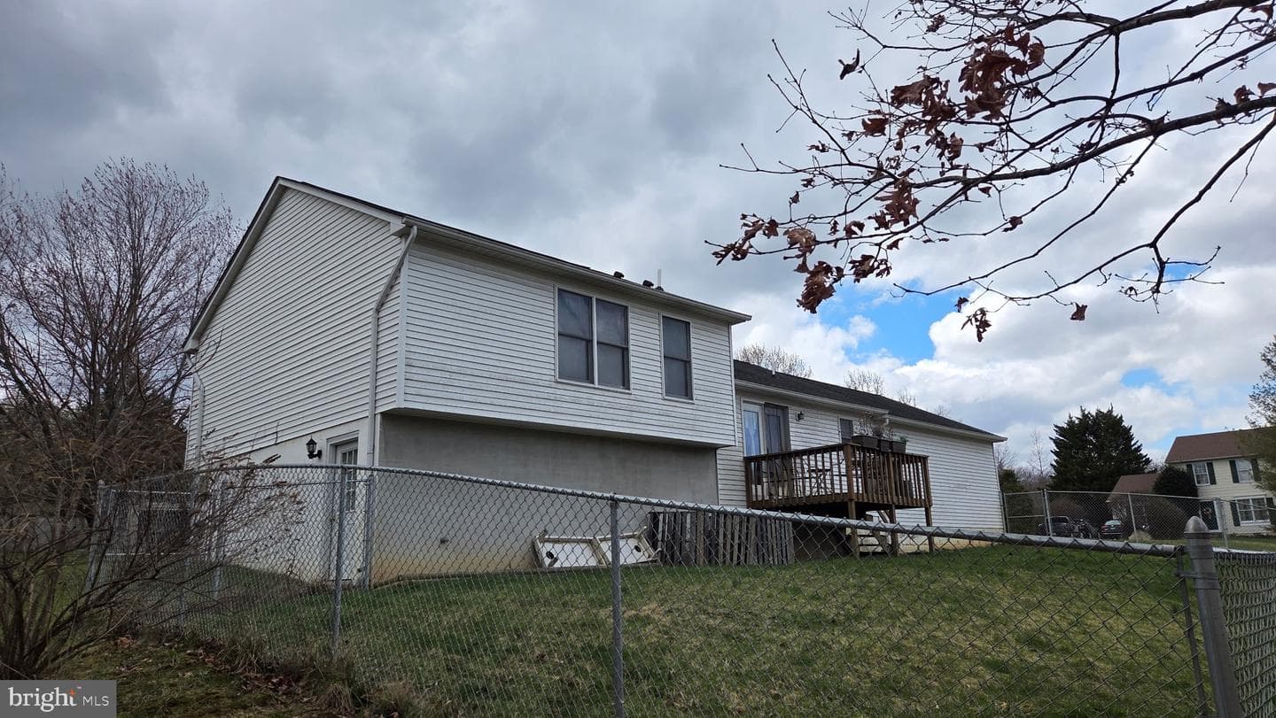 610 W Duck Street photo 4