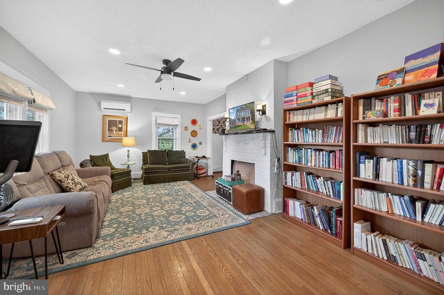 213 W 1st Street photo 13