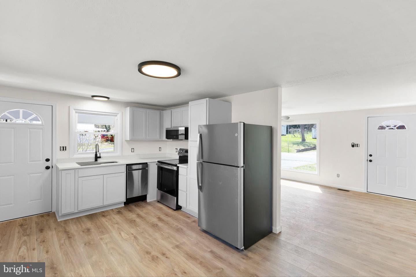 101 W 17th Street photo 6