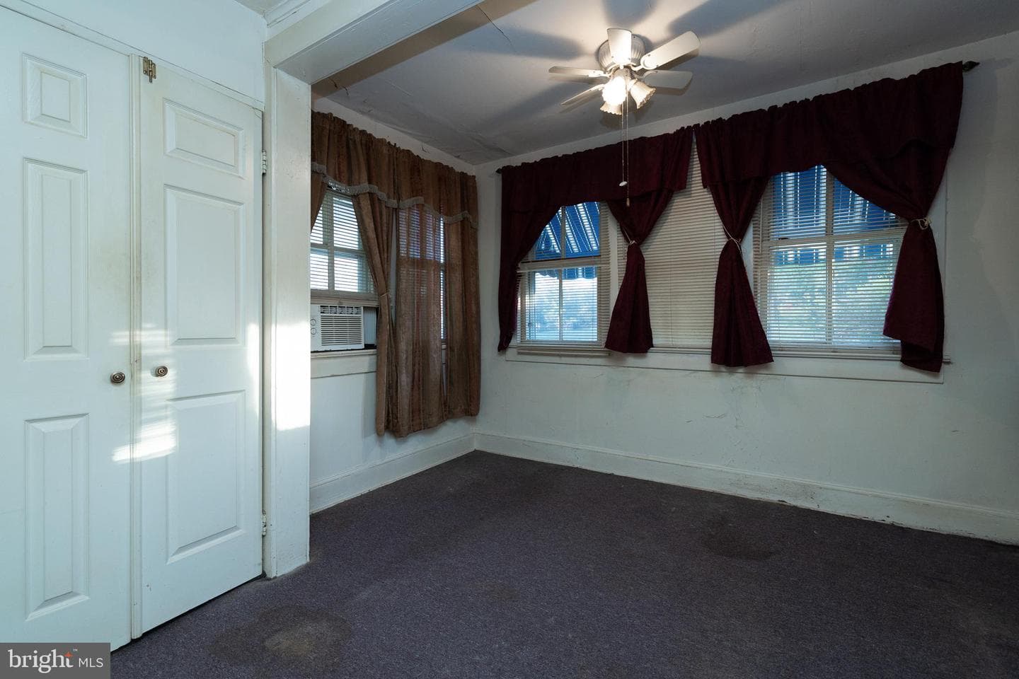 311 Grand Avenue photo 17