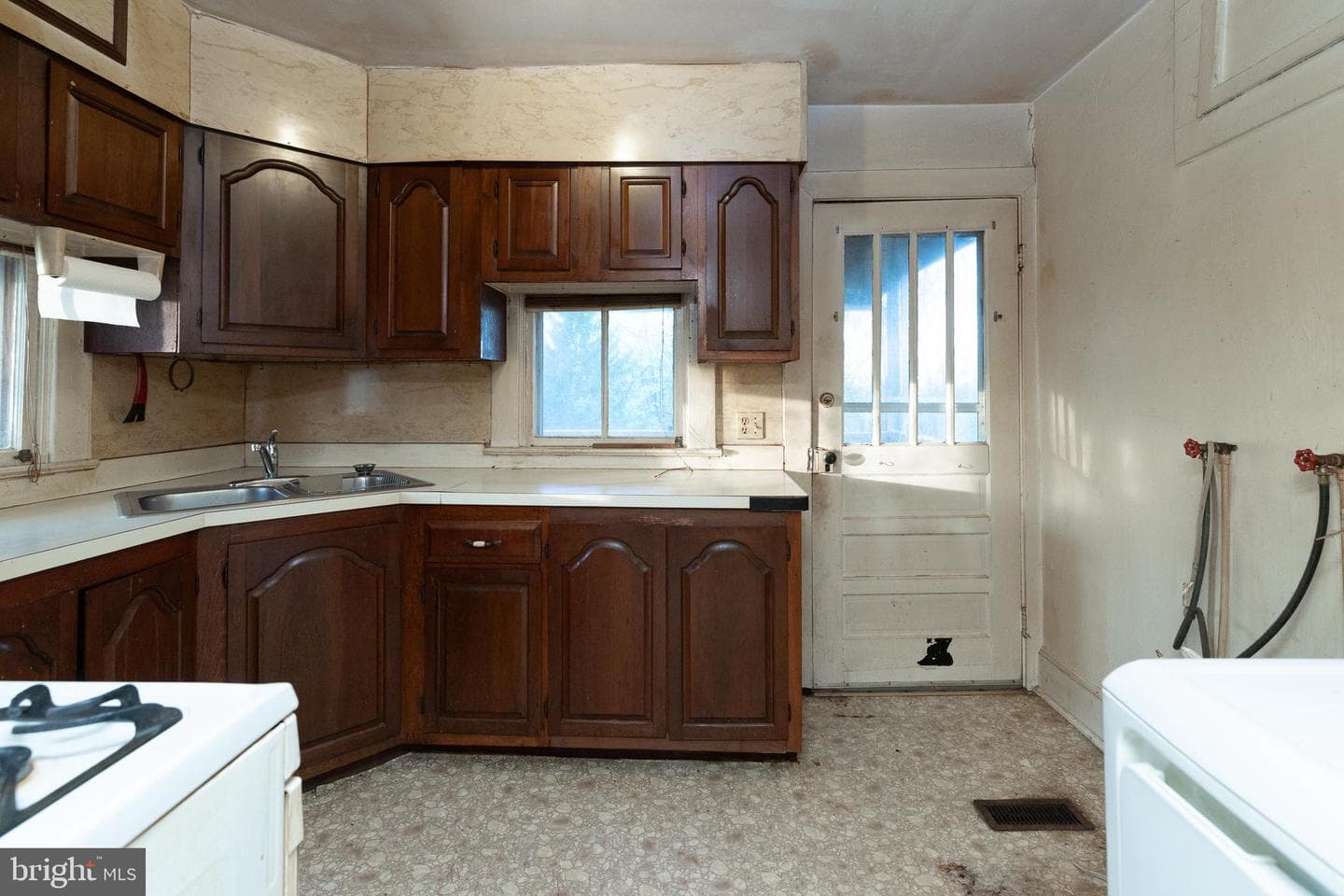 311 Grand Avenue photo 19