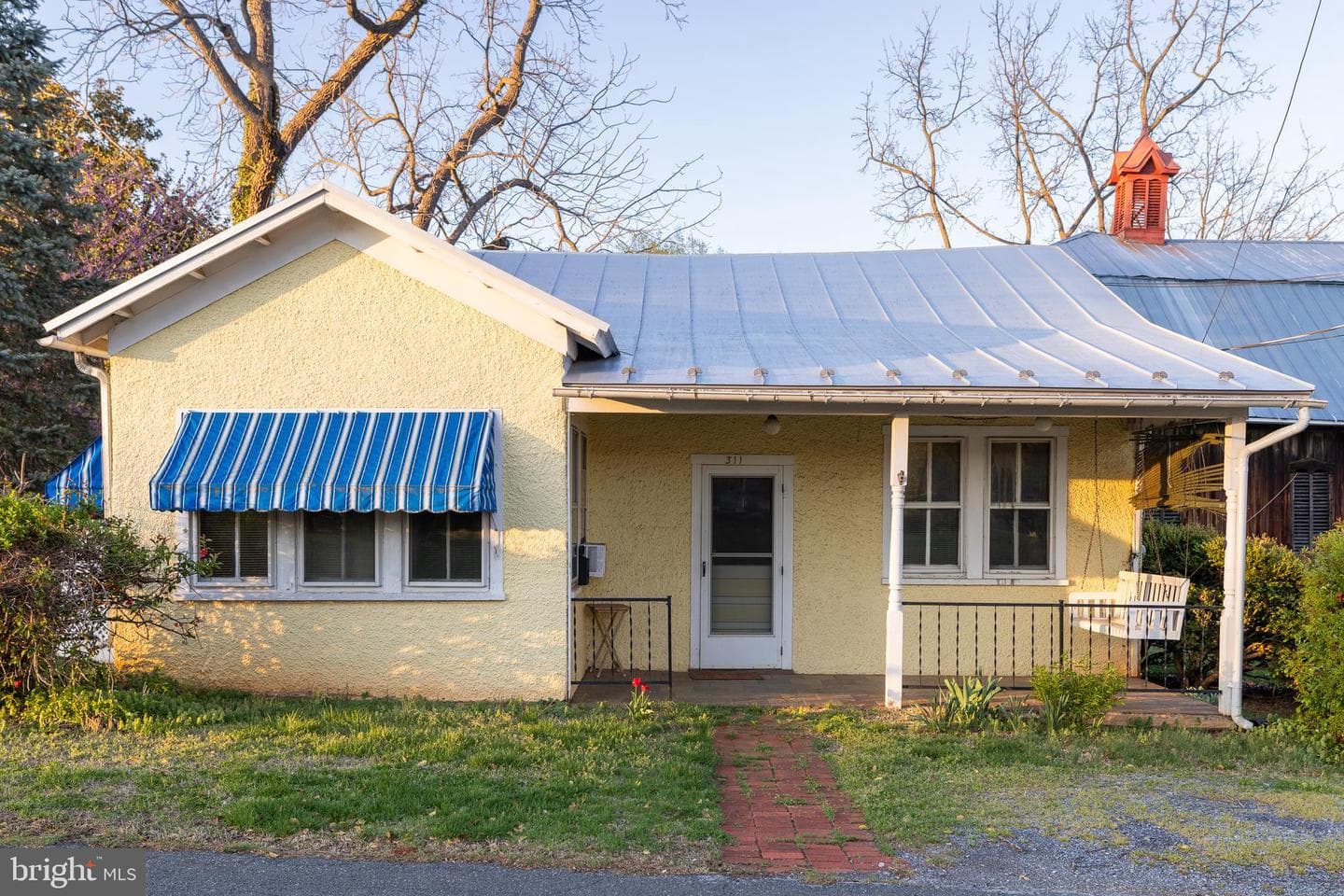 311 Grand Avenue photo 6
