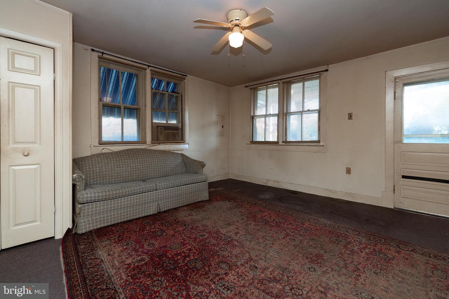 311 Grand Avenue photo 8
