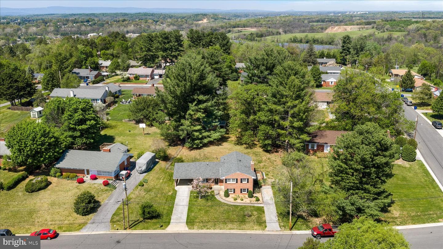 1048 Wine Street photo 32