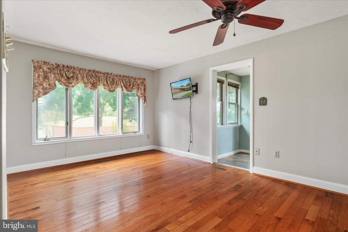 263 Bowling Green Road photo 5