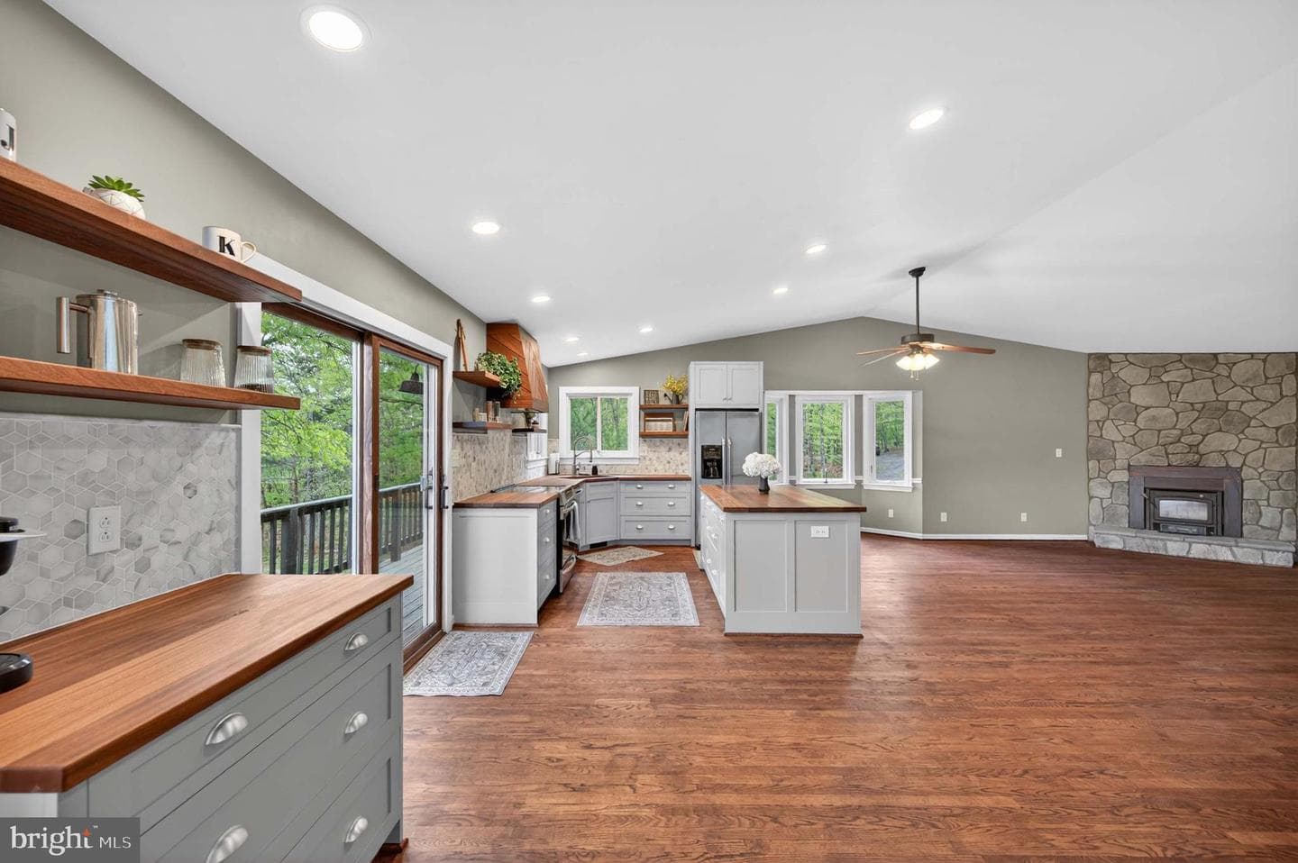 1512 Pilgrims Way photo 31