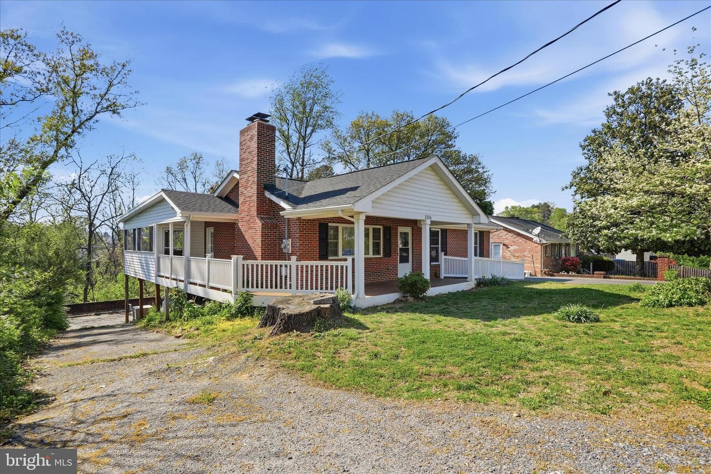 1116 Summit Avenue photo 2