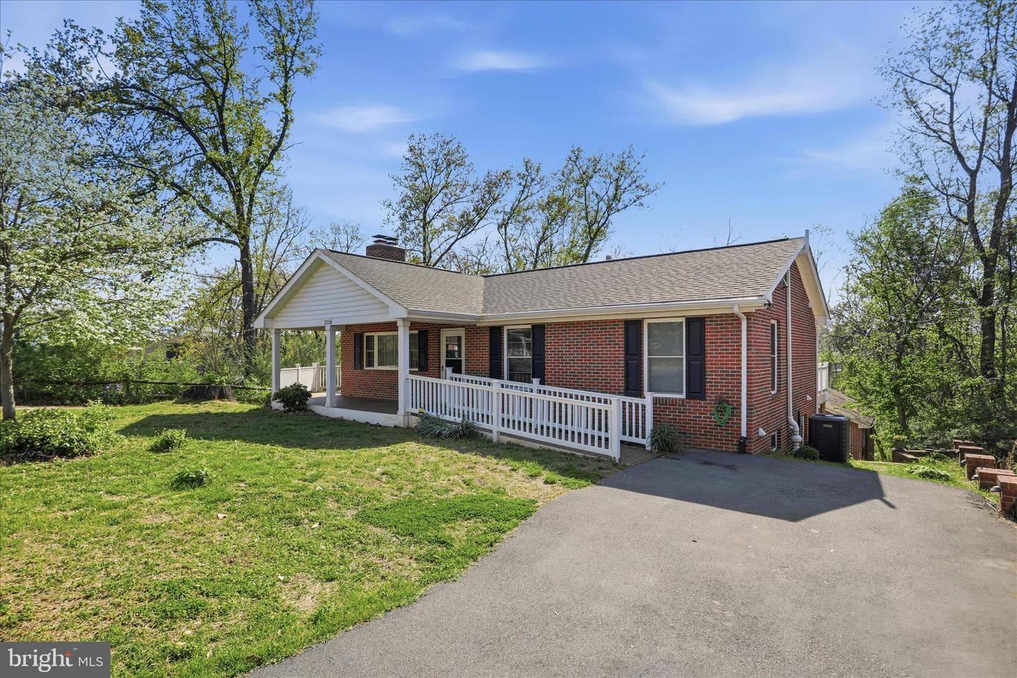 1116 Summit Avenue photo 3