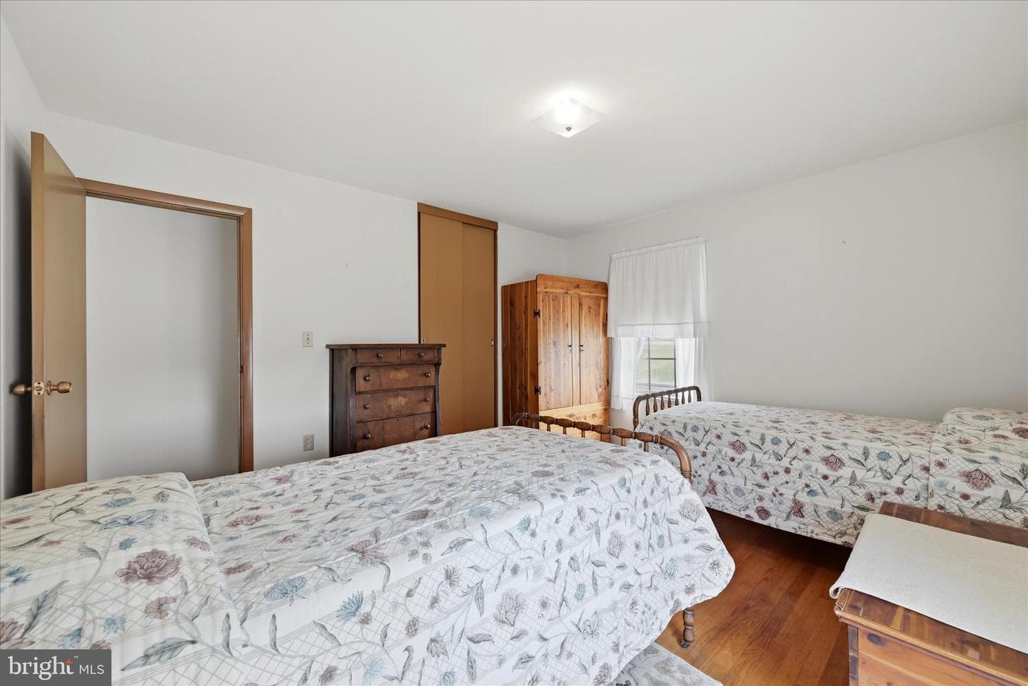 814 W 15th Street photo 19