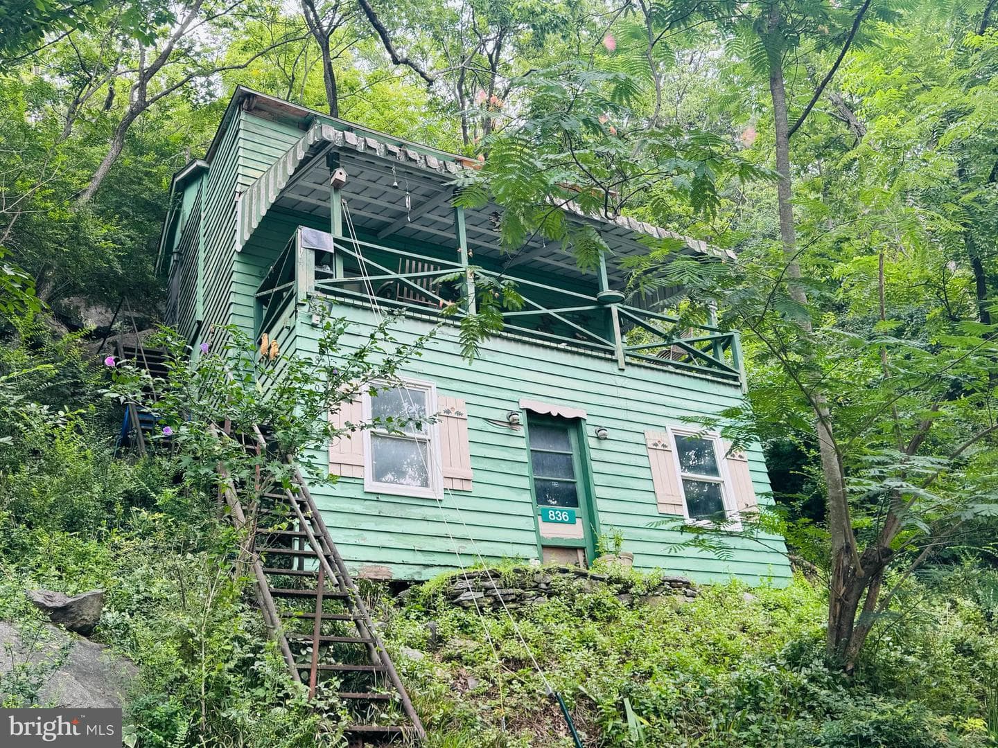 836 Bennys Beach Road