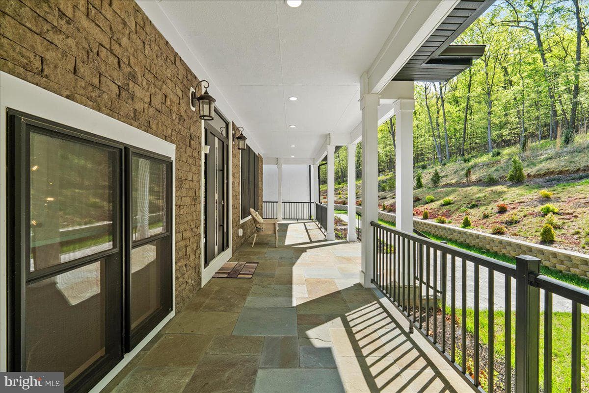 138 Wooded Lane photo 10