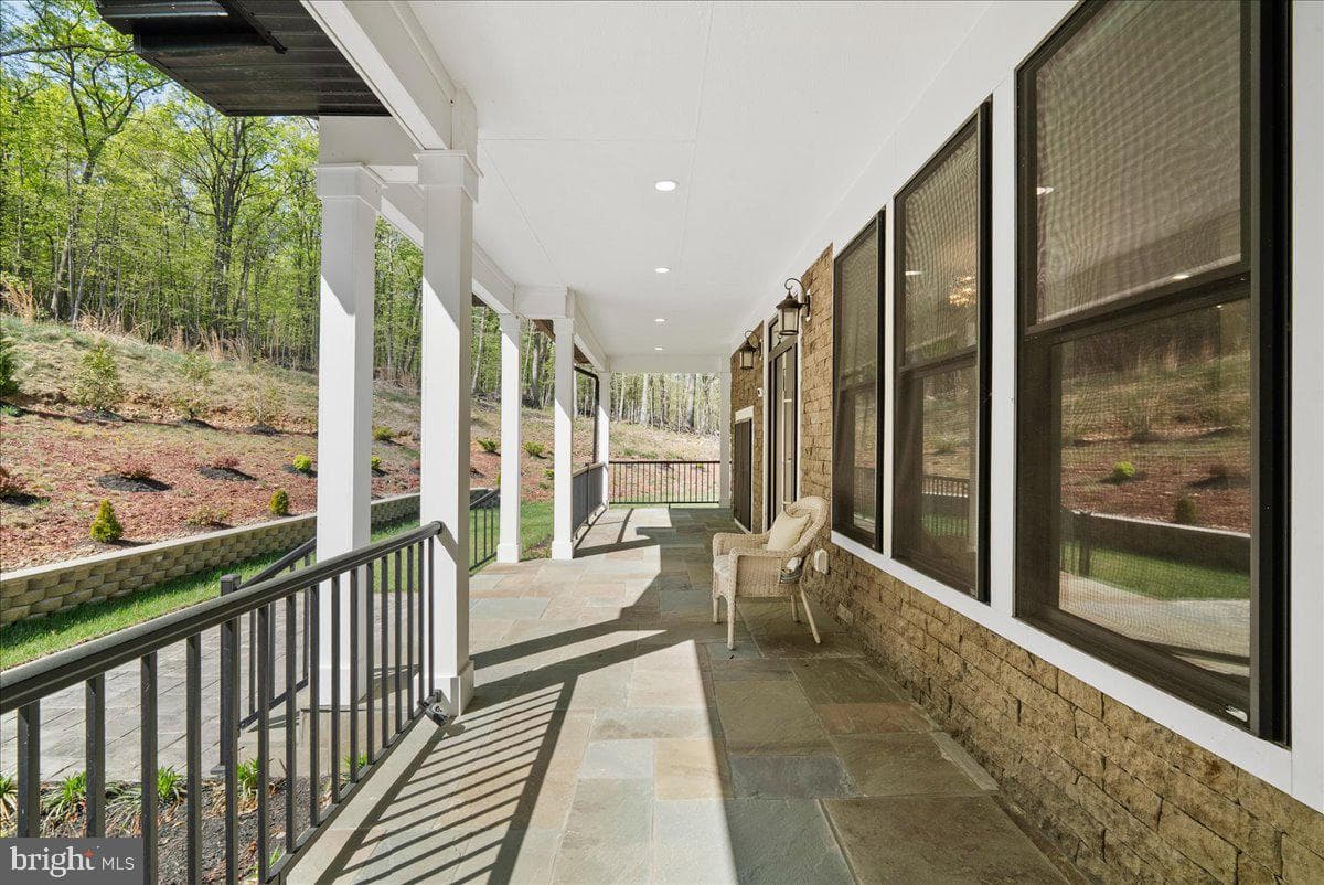 138 Wooded Lane photo 11