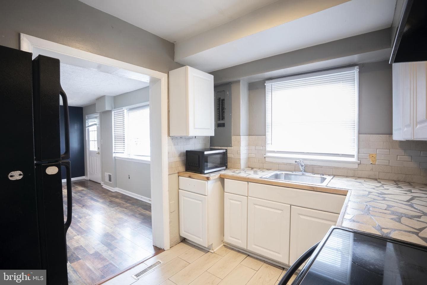 452 Acton Street photo 12