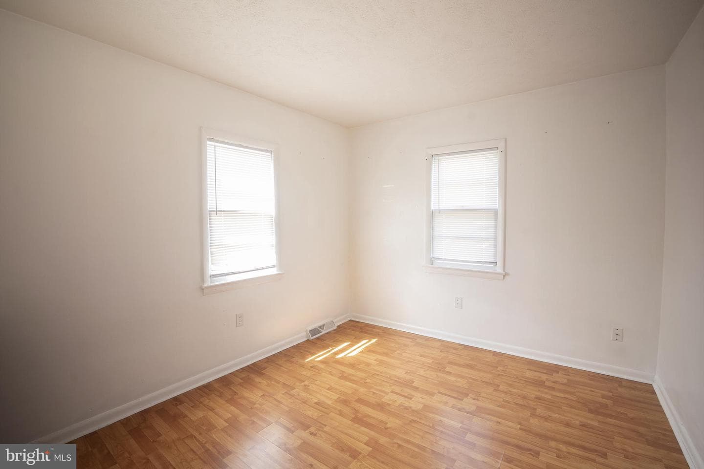 452 Acton Street photo 17