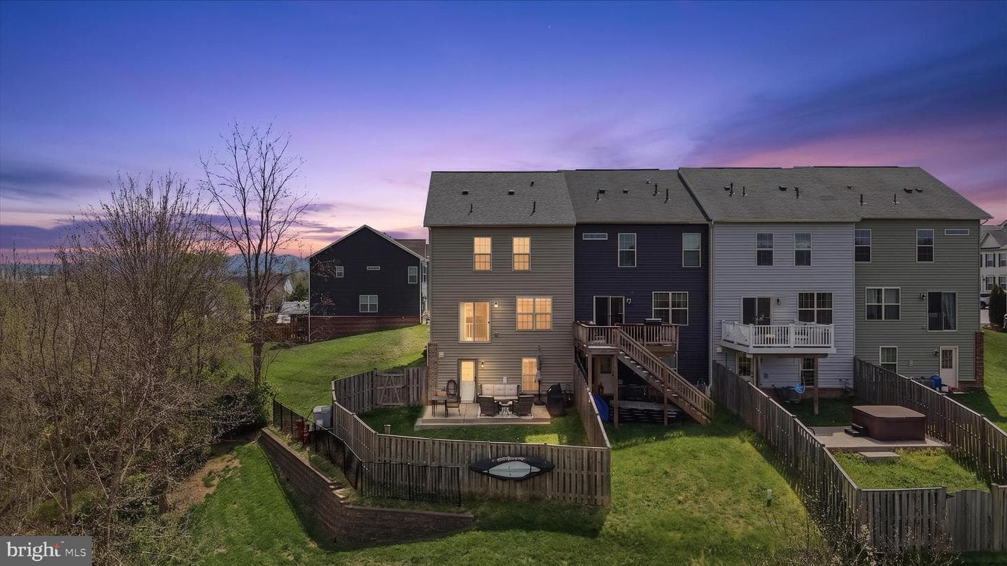 60 Niblick Square photo 2