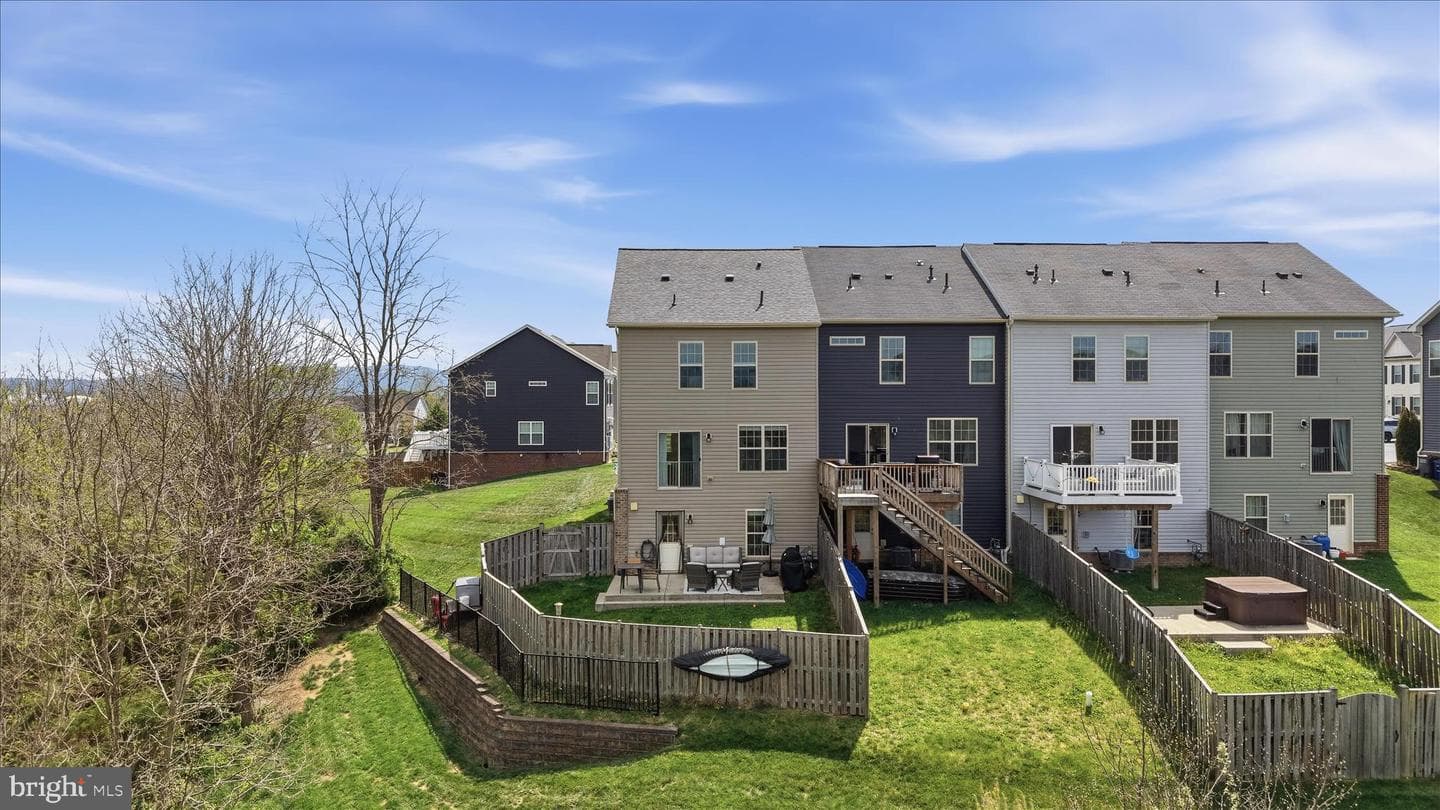 60 Niblick Square photo 42