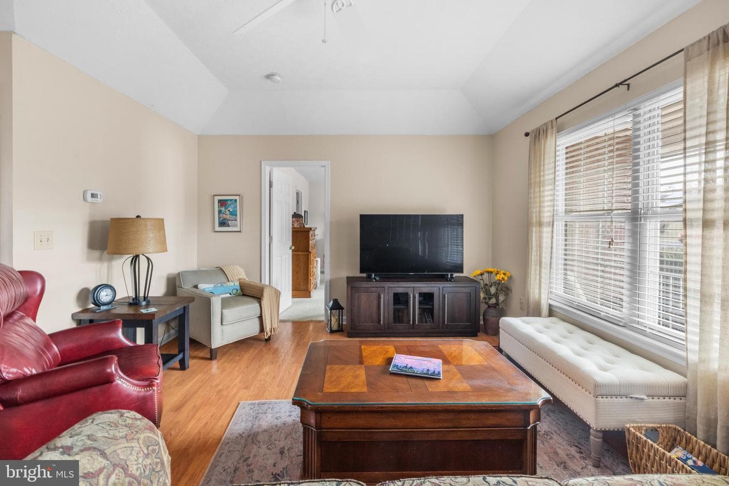 1076 Stuart Drive photo 6
