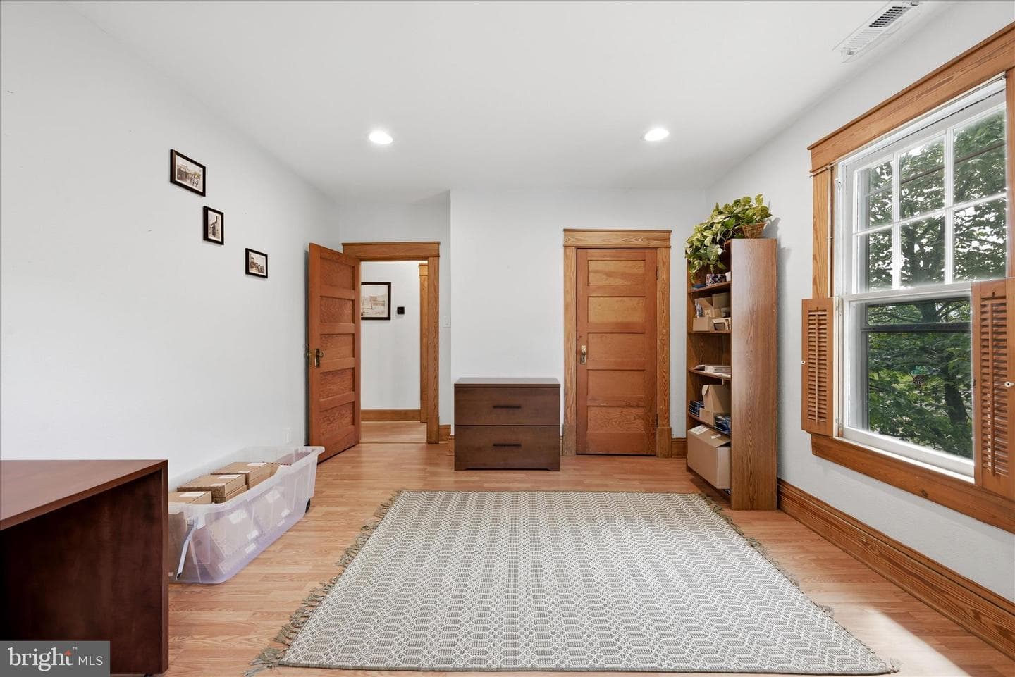502 N Royal Avenue photo 23