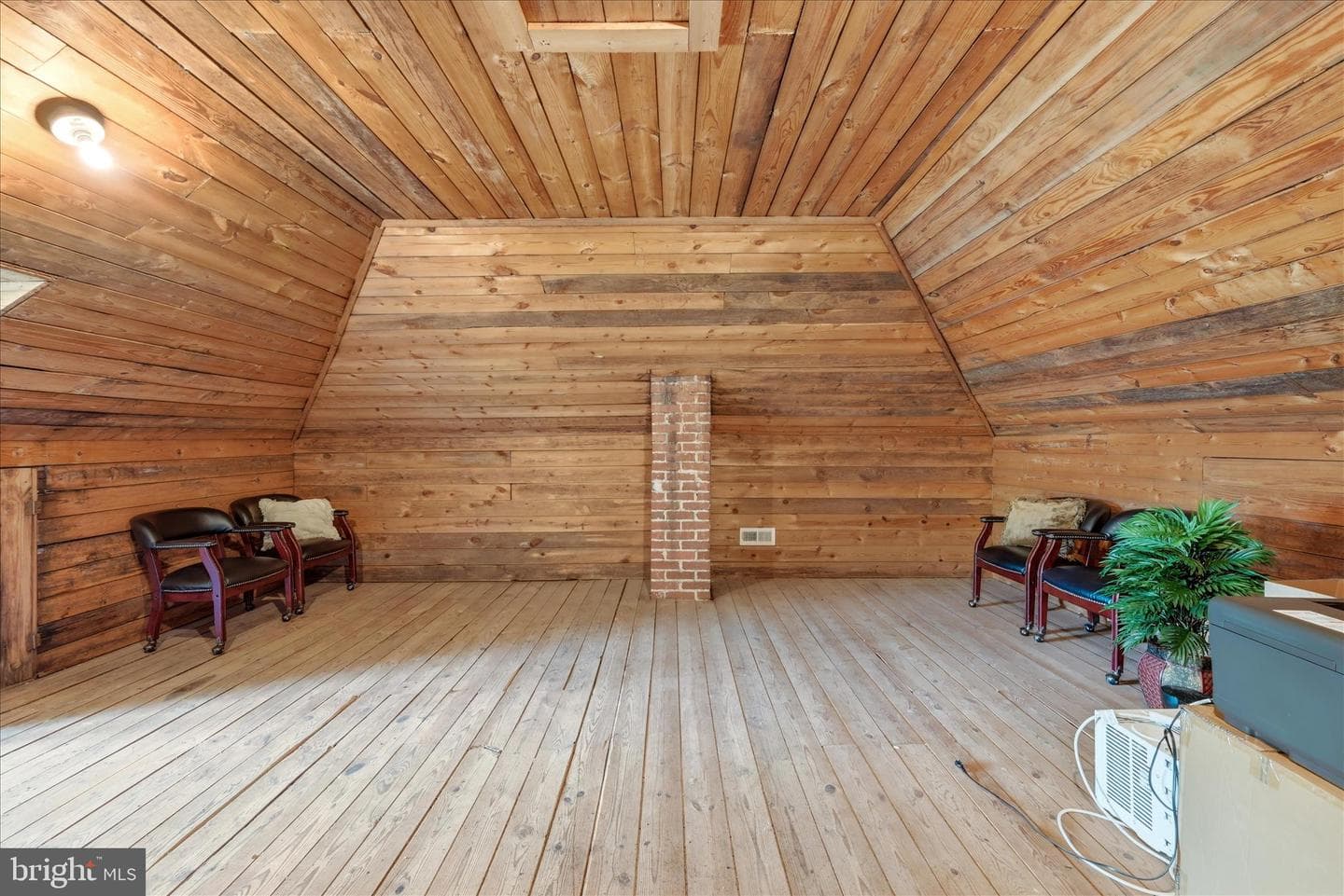 502 N Royal Avenue photo 38