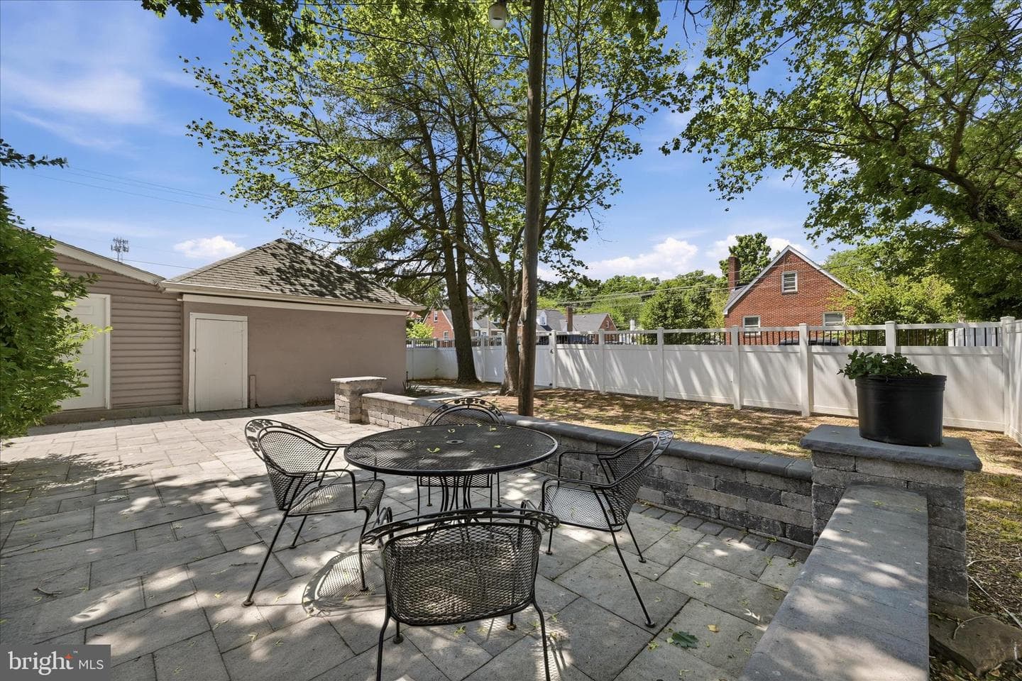 502 N Royal Avenue photo 48