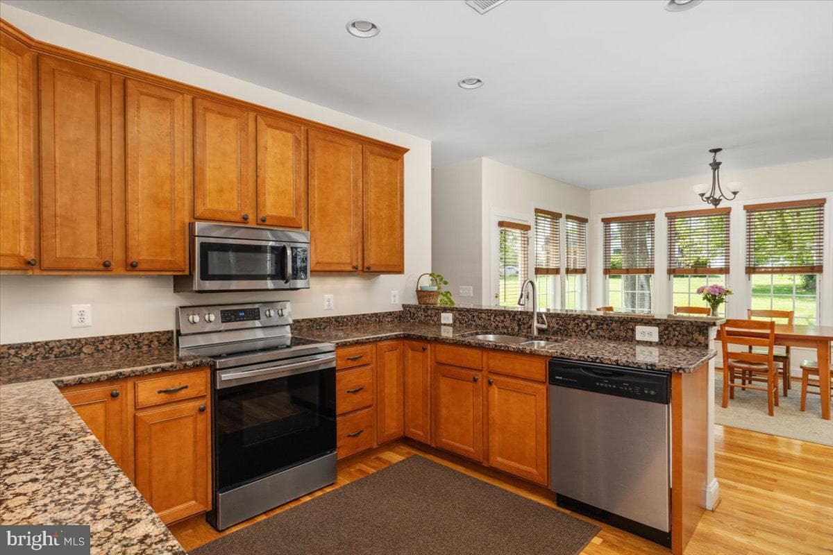 849 Village Court photo 19
