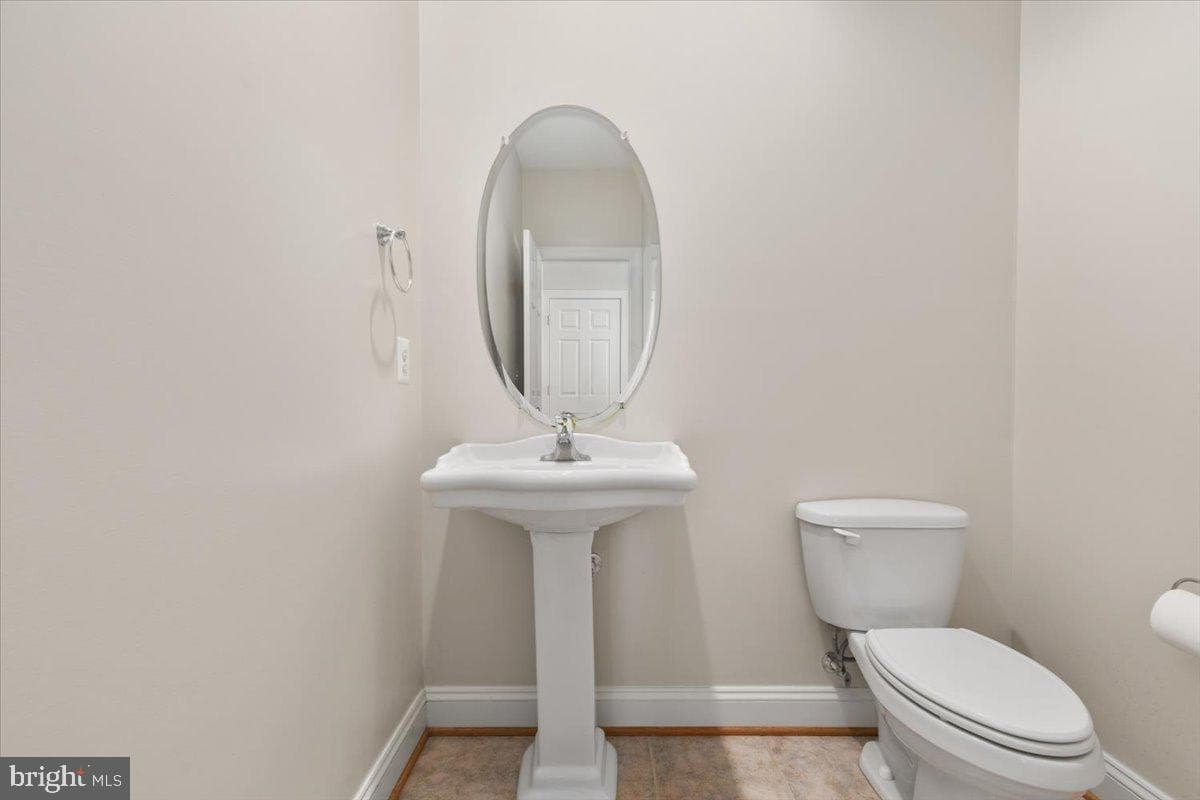 849 Village Court photo 22