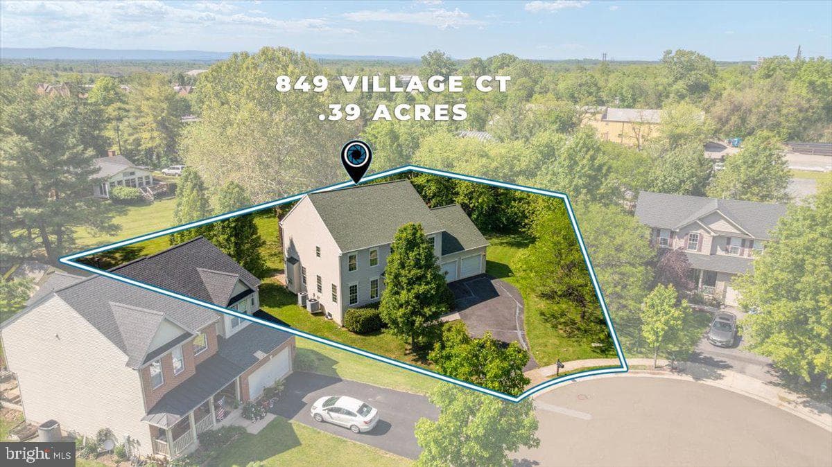 849 Village Court photo 5