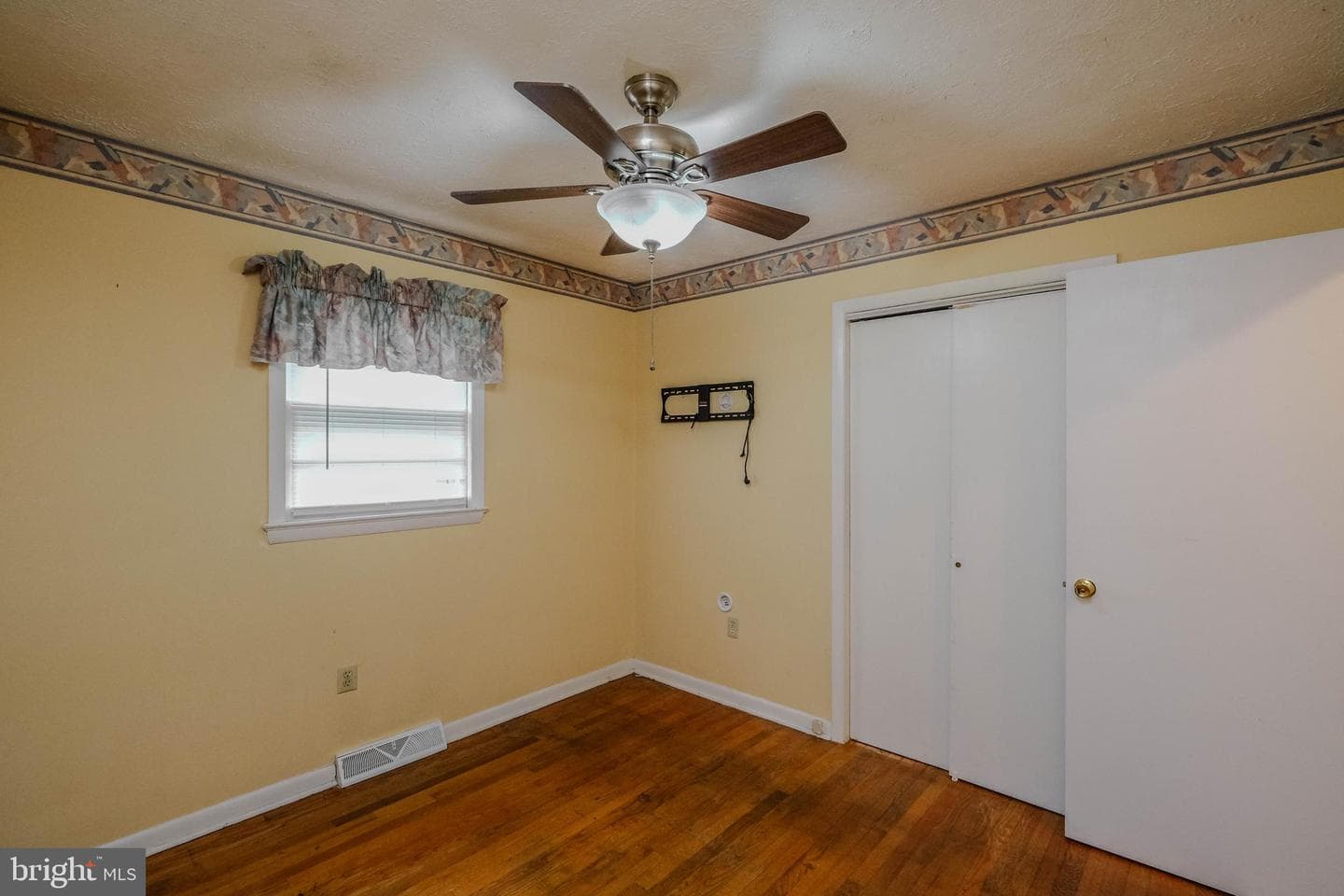 117 E 14th Street photo 20
