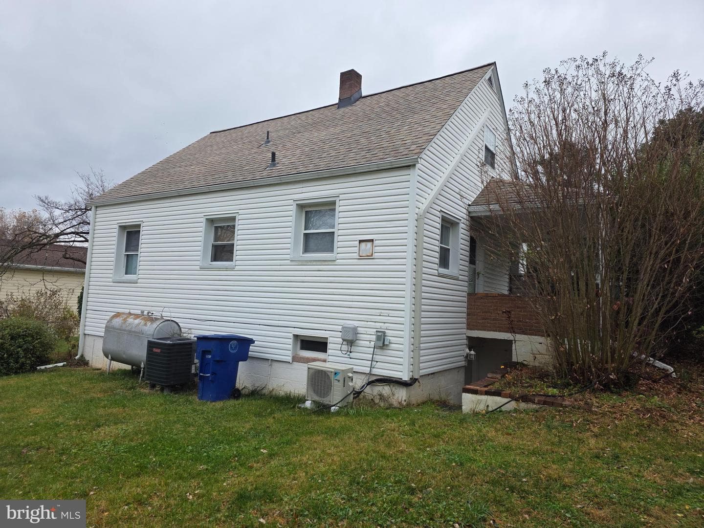 368 W 9th Street photo 15